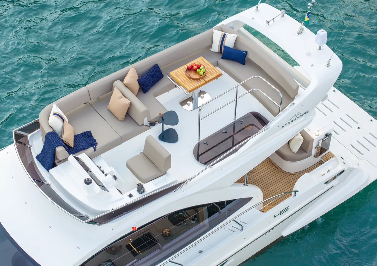 Intermarine 45 — Exterior