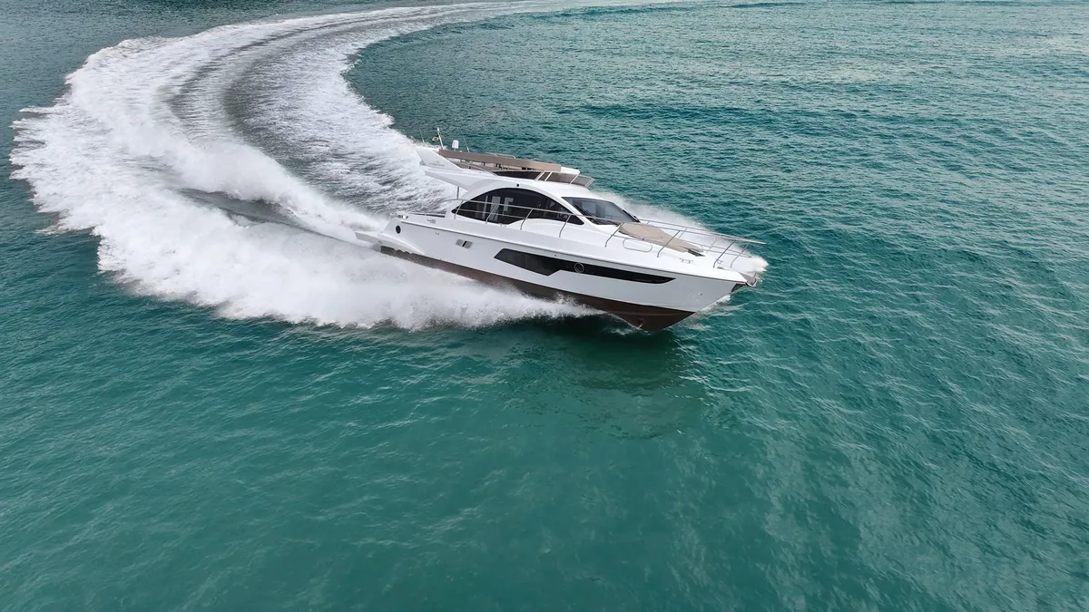Intermarine 45 — Exterior