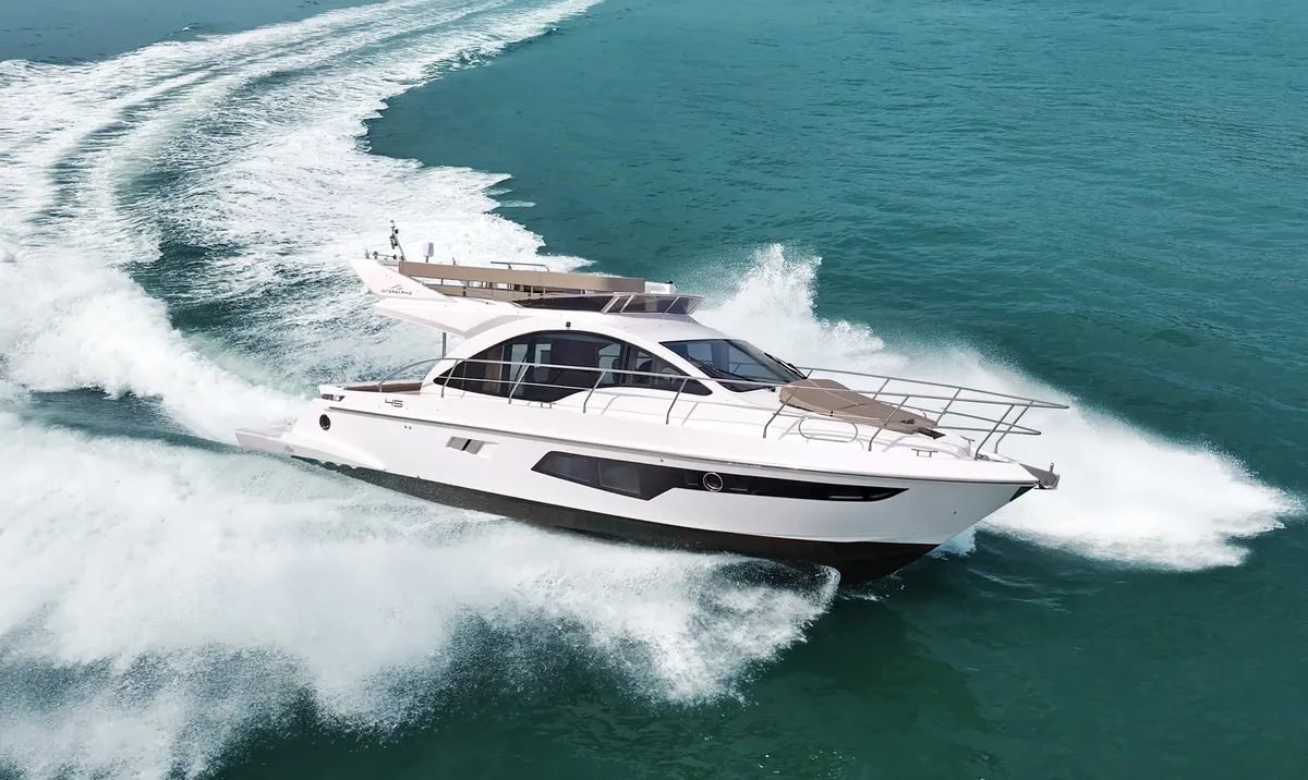 Intermarine 45 — Exterior
