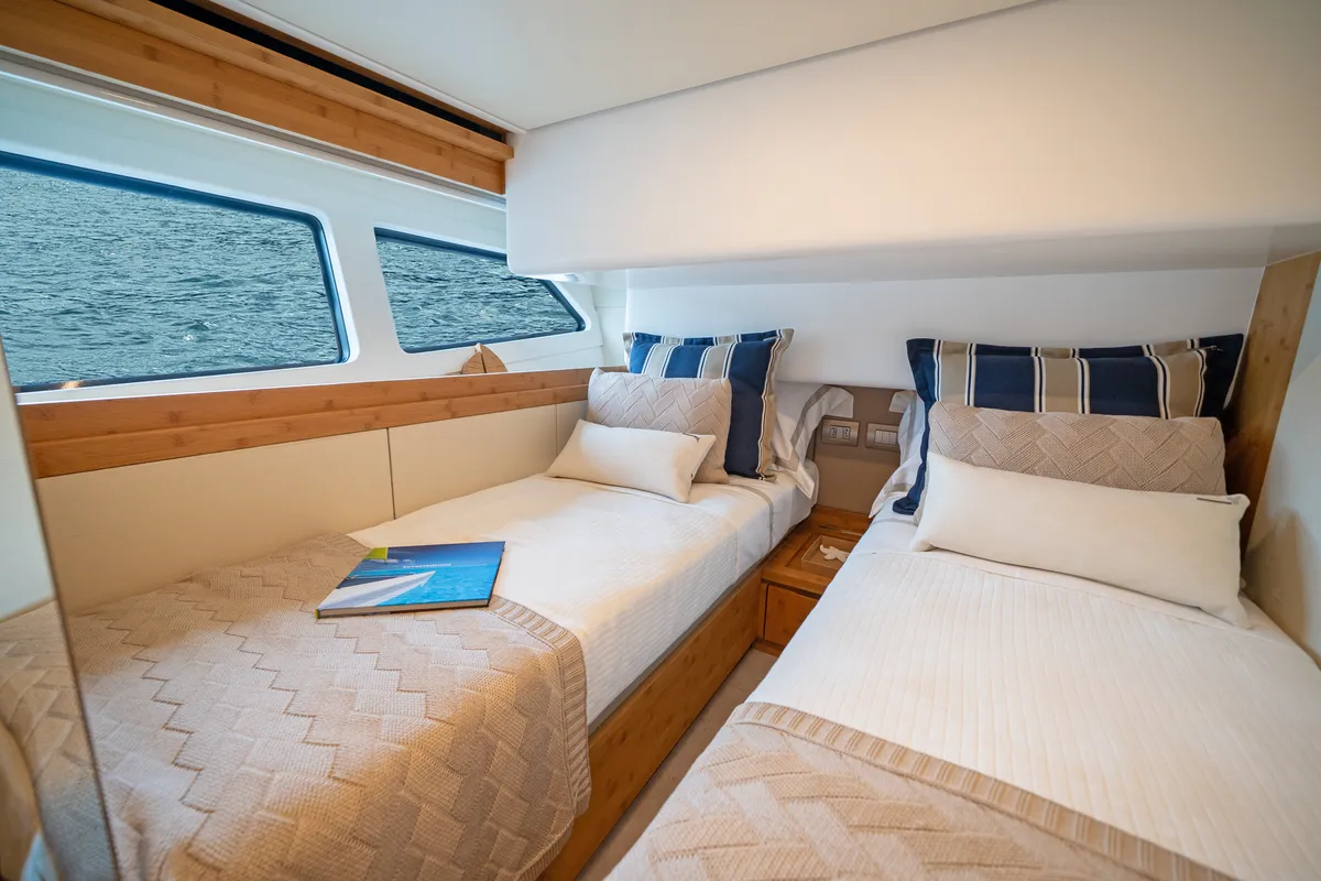 Intermarine 45 — Suítes