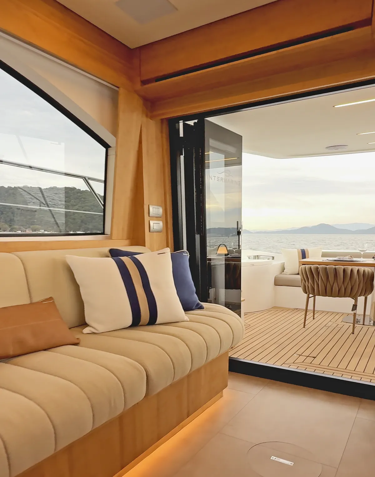 Intermarine 45 — Salão